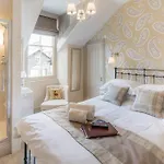 2 Cambridge 3*