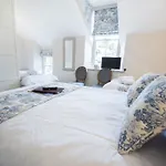 2 Cambridge فندق مبيت وإفطار آمبيلسايد