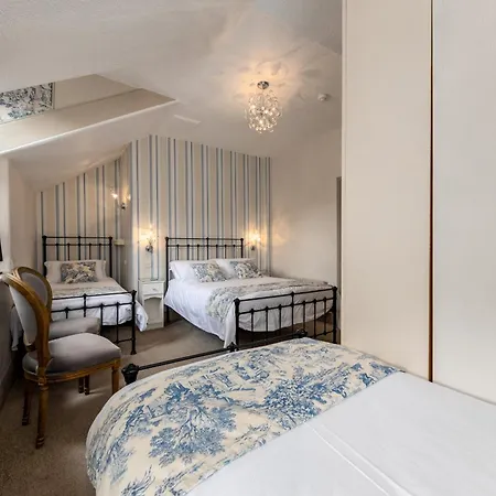 Bed & Breakfast 2 Cambridge 3*